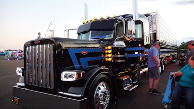 Robert Burleson's 2019 Peterbilt 389