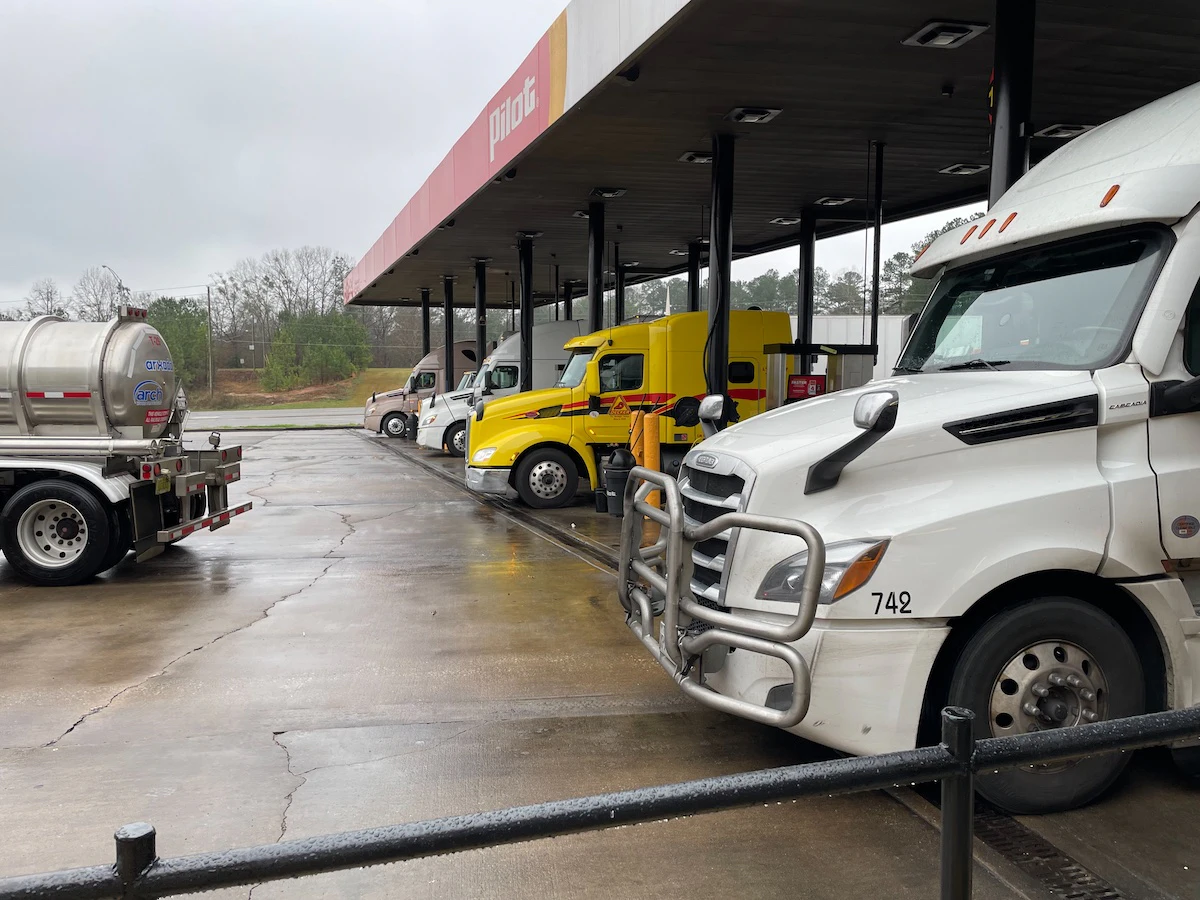 Fuel prices flat nationally, varied by region - Vimarsana News