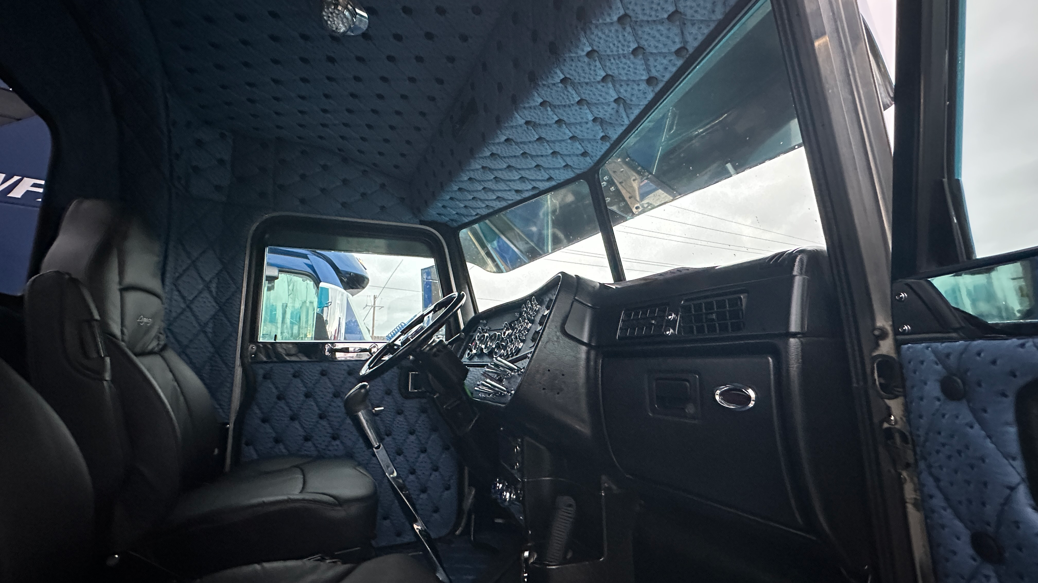 Interior of Mauricio Soto's 2005 Peterbilt 379