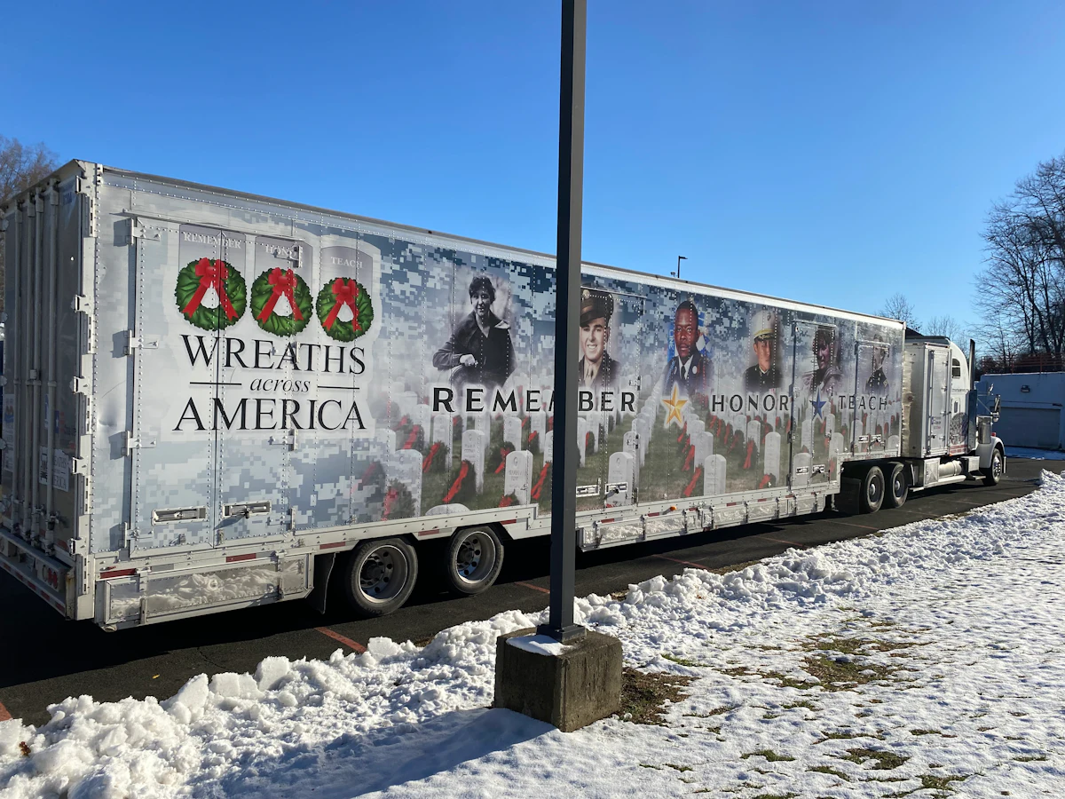 Wreaths Across America needs more carriers - Vimarsana News