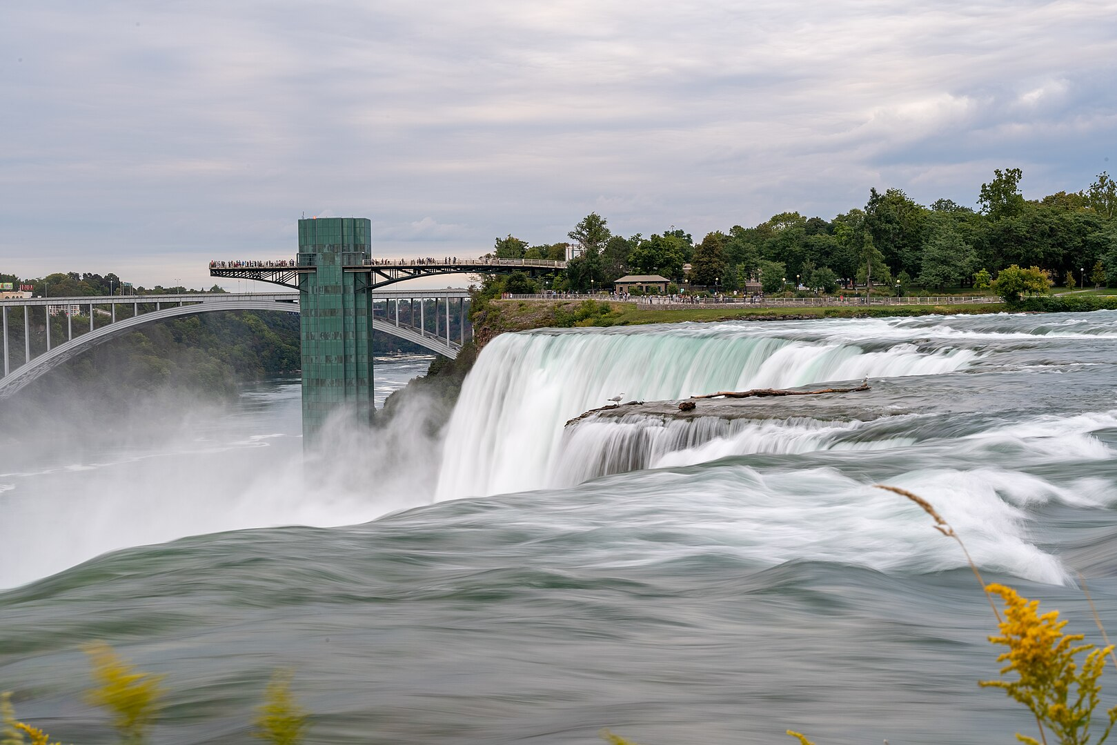 niagara falls rainbow bridge