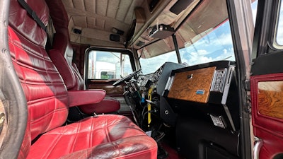 Interior of Jerry Knowles' 2000 Peterbilt 379