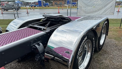 Rear fenders of Chris Homfeld's 2000 Peterbilt 379