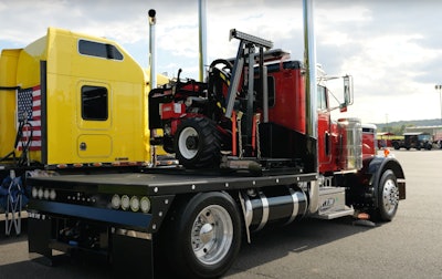 Ken Crybaby 359 1981 Peterbilt Update & CB Install‬