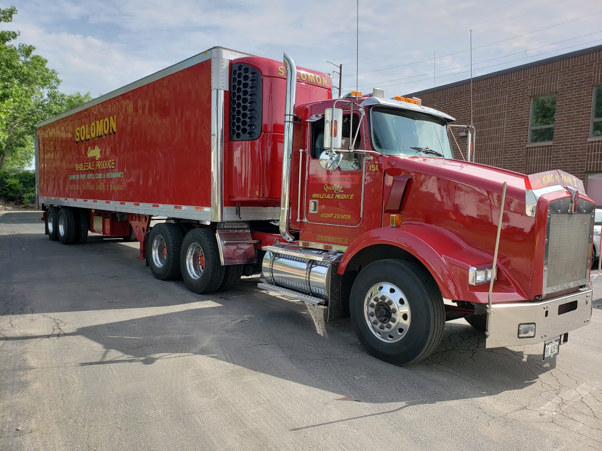 1998 Kenworth T800 Longtime Chicagoarea produce hauler's pride and