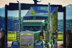 Cody Davis' 2022 Kenworth W900