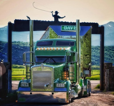 Cody Davis' 2022 Kenworth W900