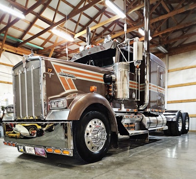 Wes Livingston's 1994 Kenworth W900L