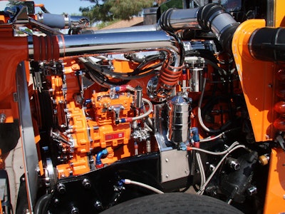 Cat C15 in Ron Kelsey's 1981 Peterbilt 359