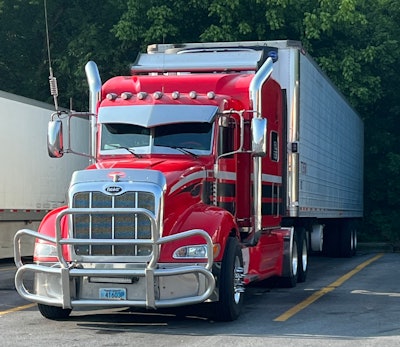 Ewert Nel's 2011 Peterbilt 386