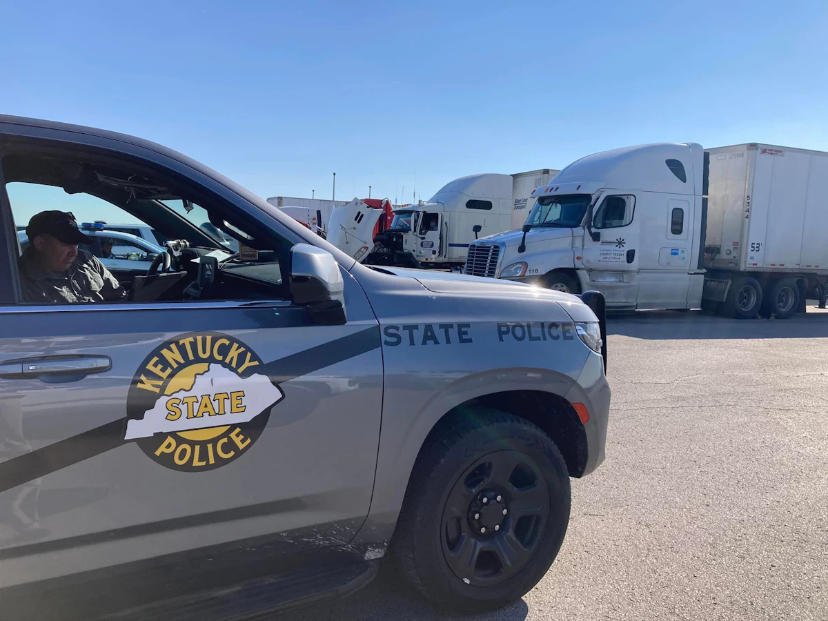 Kentucky truck police out in force | 6.5 tons of meth seized at border - Vimarsana News