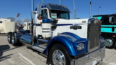 Brian Kurtz Trucking's 1968 Kenworth