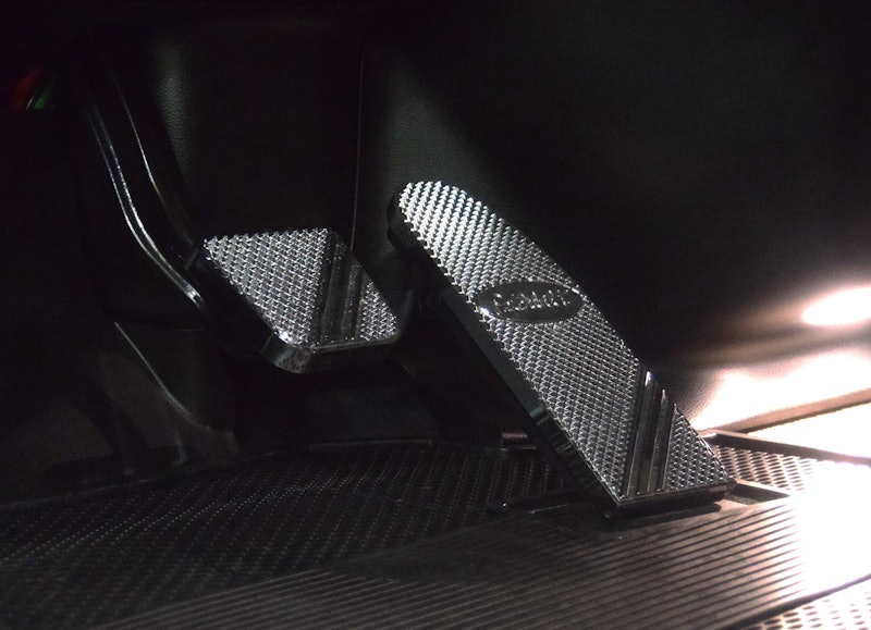 Peterbilt's new Model 589 'genuine accessories' packages Overdrive