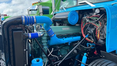 12.7-liter Detroit Series 60 in Raiko Graveran's 1995 Freightliner FLD120