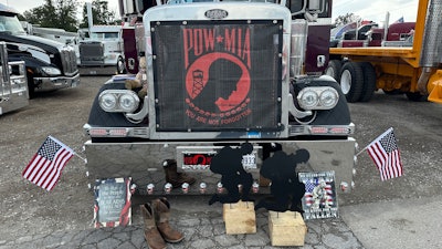 Fritz Littlefield's 2006 Peterbilt 379 front end