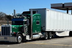 Ernest Ludlow's 2007 Peterbilt 379