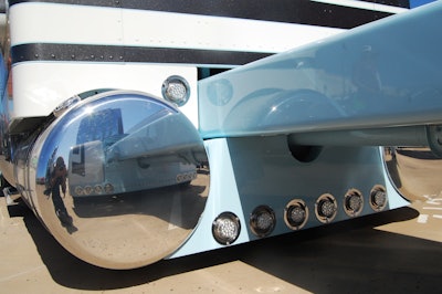 Wrapped panels around fuel tank on Troy Massey's 2022 Peterbilt 389