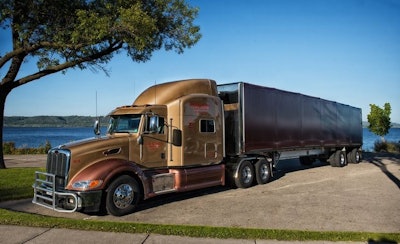 Gary Schloo's 2014 Peterbilt 386