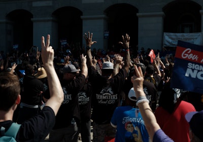 Teamsters California rally in favor of ban on driverless vehicles