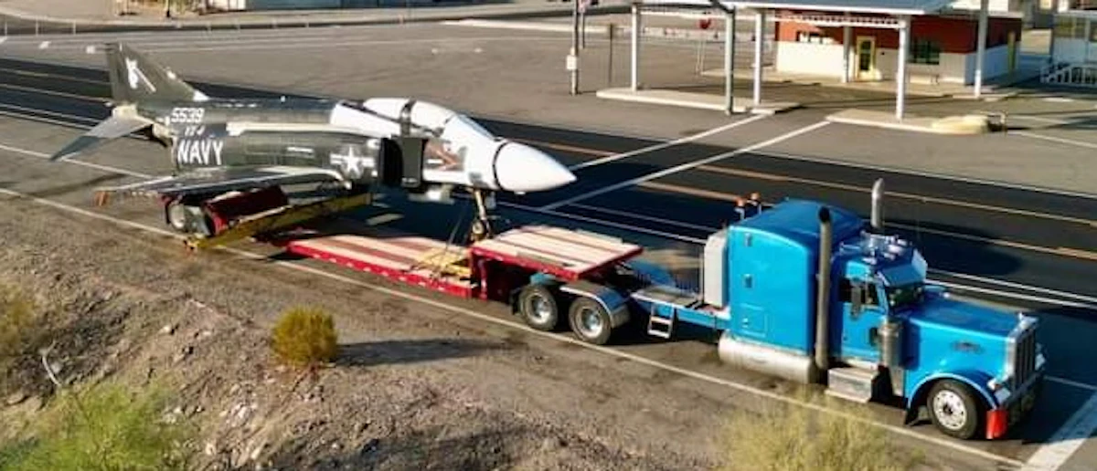 Aircraft hauler Matt Beaty's 1999 Peterbilt 379 - Vimarsana News