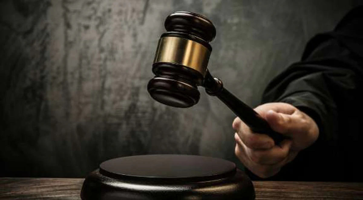 Trucker pleads guilty to cocaine possession, intent to distribute charges