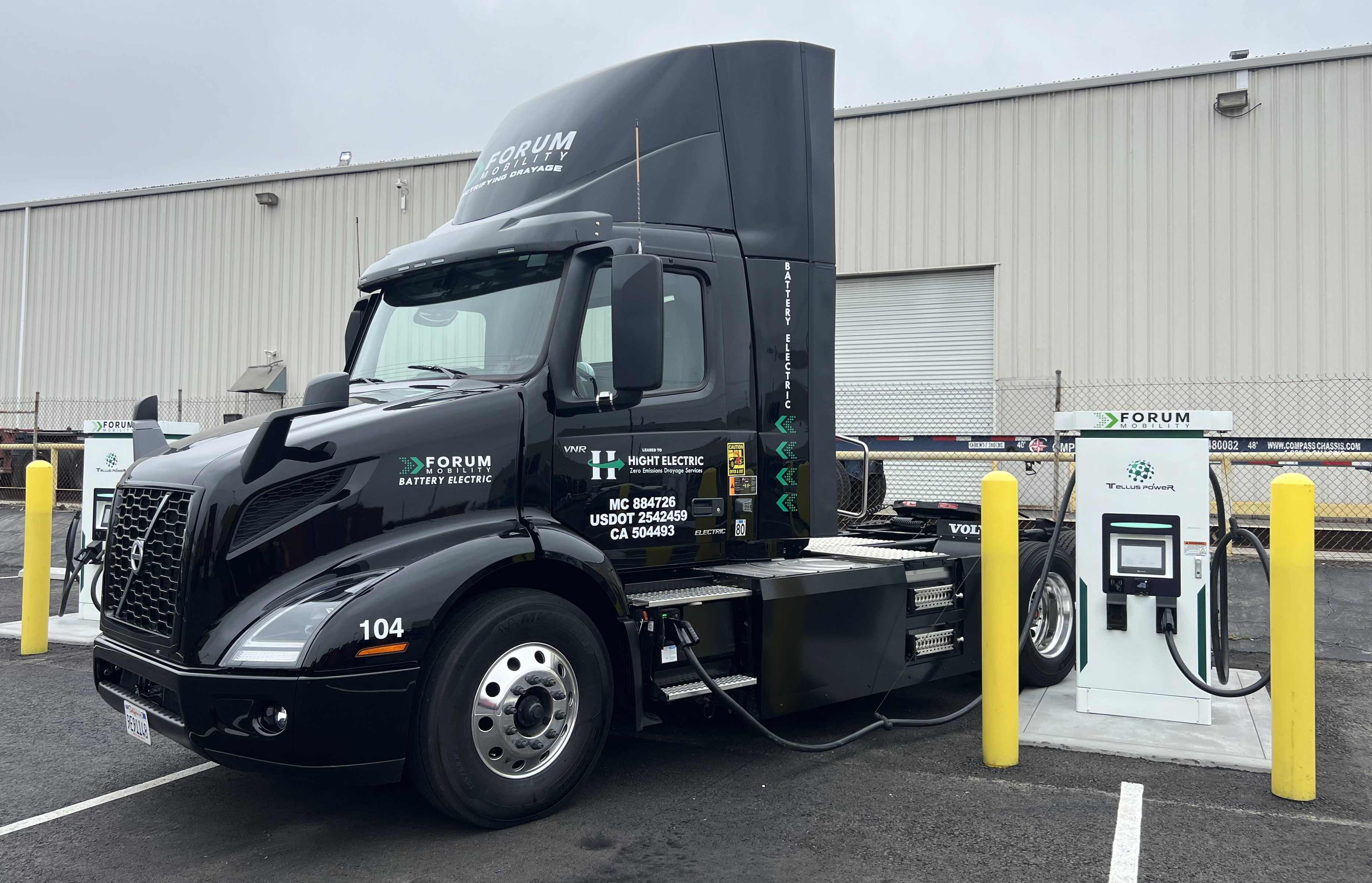 Volvo VNR 862T battery electric and Forum Mobility charger