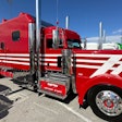 Gary Jones' 2018 Peterbilt 389