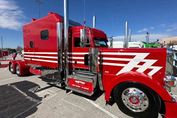 Gary Jones' 2018 Peterbilt 389