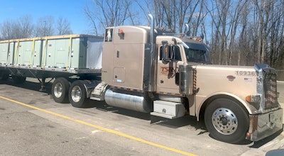 John Medellin's 2000 Peterbilt 379