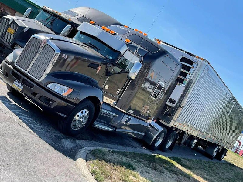 Custom T660 Owner-op trucks for family in his custom 2015 T660 | Overdrive