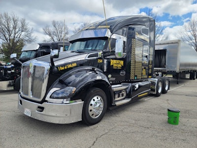 Thomas Sullivan's 2015 Kenworth T680
