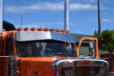 389-esque visor on 2024 Peterbilt 589