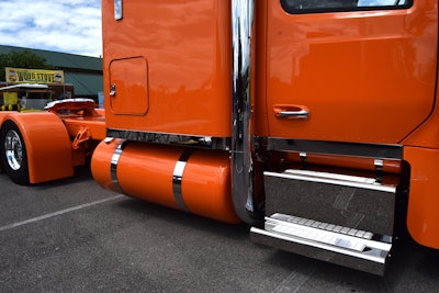 Fuel tanks, side steps on orange 2024 589