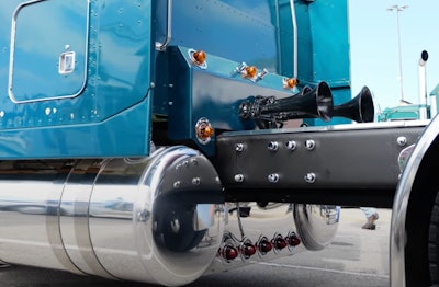 Watermelon lights and train horns on Marcus Sommers' 2001 Peterbilt 379