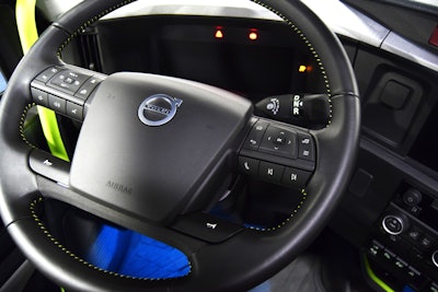 Volvo VNL standard steering wheel