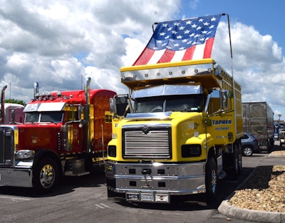 Topher Trucking '05 PayStar with American flag Mountain Tarp raised