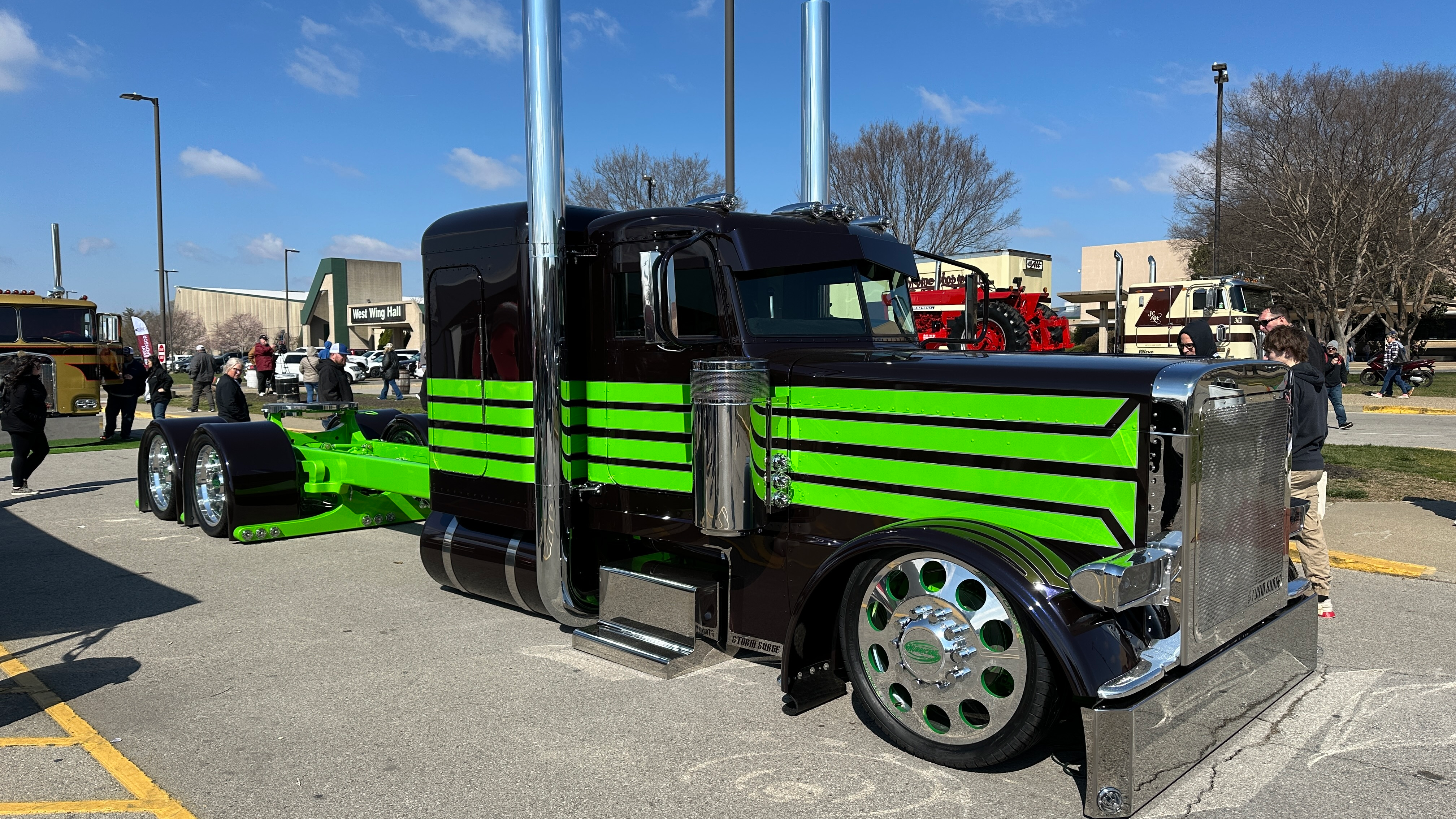 Dickerson Custom Trucks' 1996 Peterbilt 379 custom build