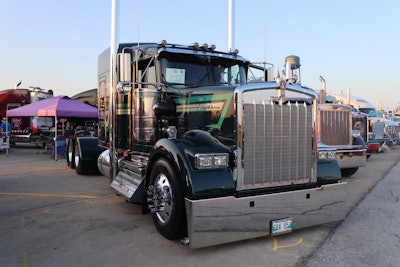 Andrew Worth's 2024 Kenworth W900