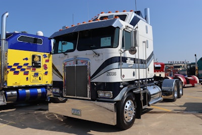 Matt Schleuger's 1993 Kenworth K100E