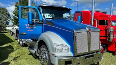 Tyler Pyke's 2016 Kenworth T880