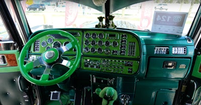 Interior of Tammie Grove's 2001 Peterbilt 379