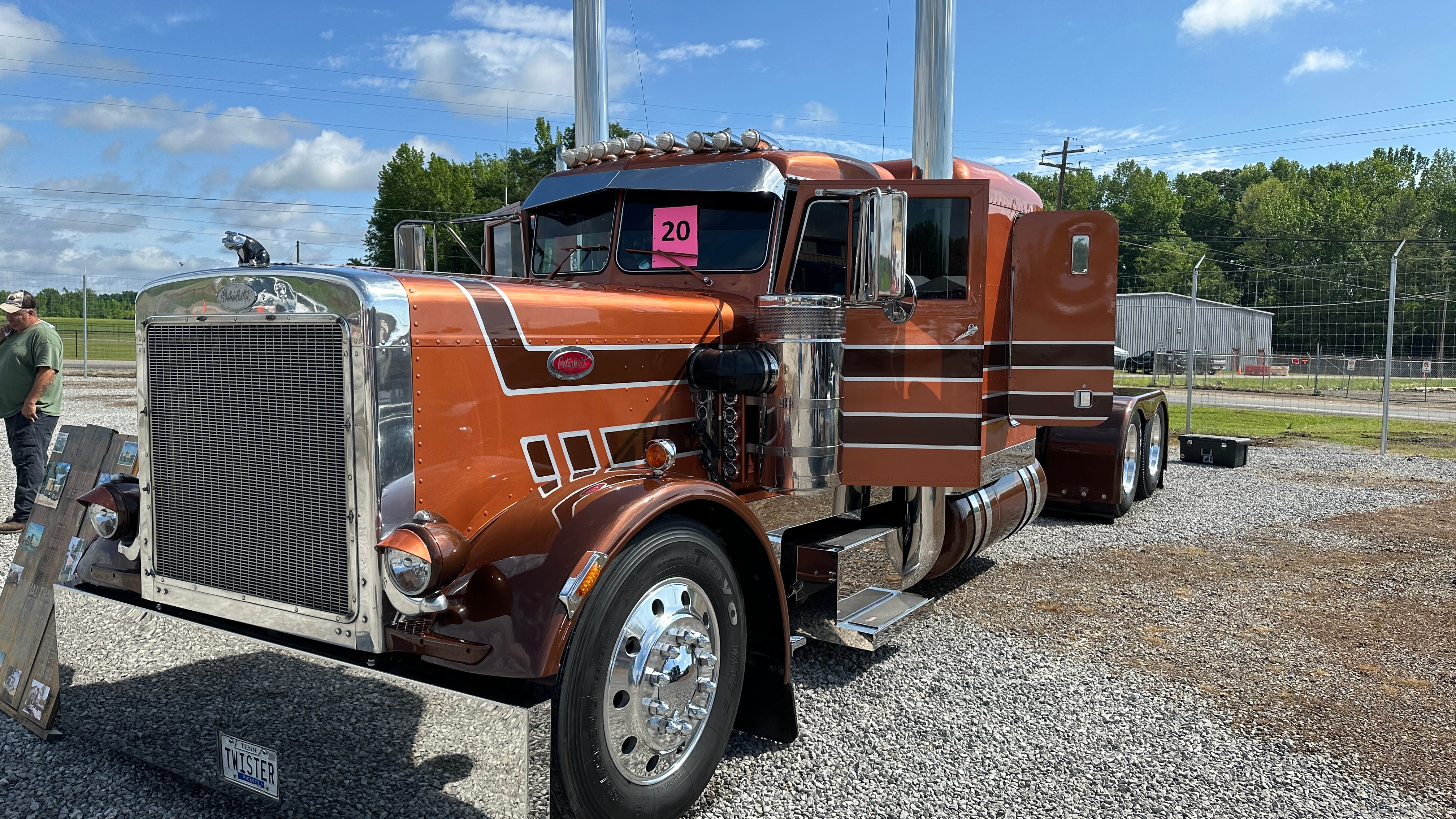 Brant Arnold's 1970 Peterbilt 358