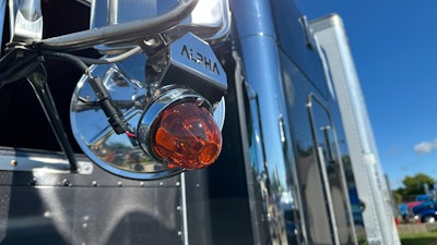 BTS Lighting watermelon light on Brendan Conlon's 1997 Peterbilt 379