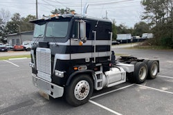 James Qualls' 1985 Freightliner FLD