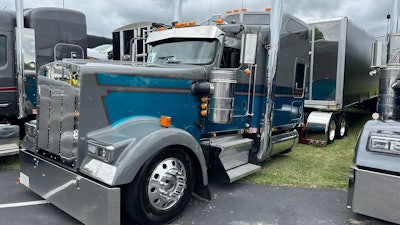 Nate Stone's 2005 Kenworth W900