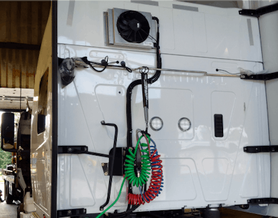 Fresco 9000 MaXX on back of sleeper