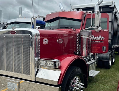 Brett Buske's 2006 Peterbilt 379