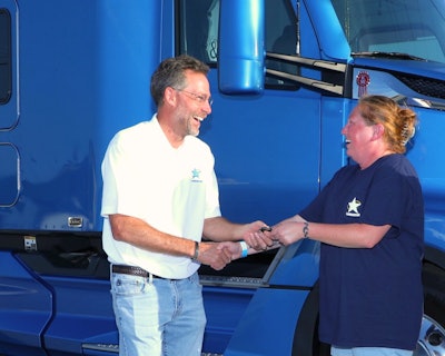 Landstar BCO Stacie Simmons with Landstar President and CEO Frank Lonegro