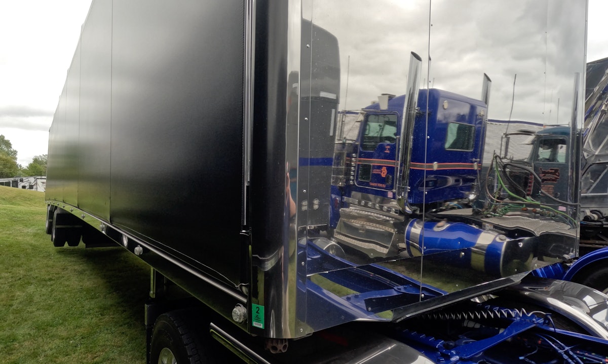 Hard-running custom 2023 Kenworth W900 of James Churchill Hard-running custom 2023 Kenworth W900 of James Churchill
