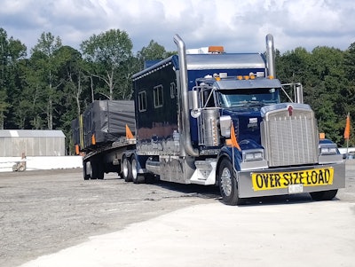 Tom and Marie Gay's 2007 Kenworth W900L
